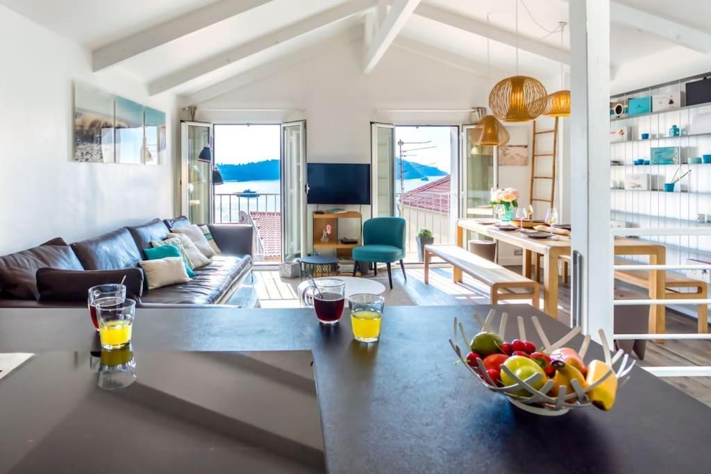 #40 Bright Sea View Suite For 6 2Mins Walk Port & Sea ヴィルフランシュ・シュル・メール エクステリア 写真